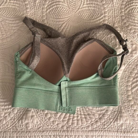 We/me Sports Bra Size S Gently used Gray/green - Picture 5 of 5